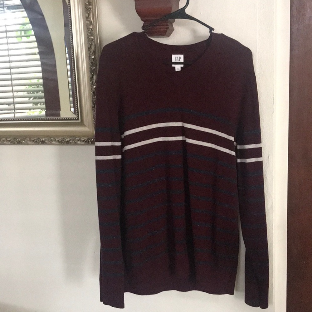 Gap men sweater long sleeve and v necklace